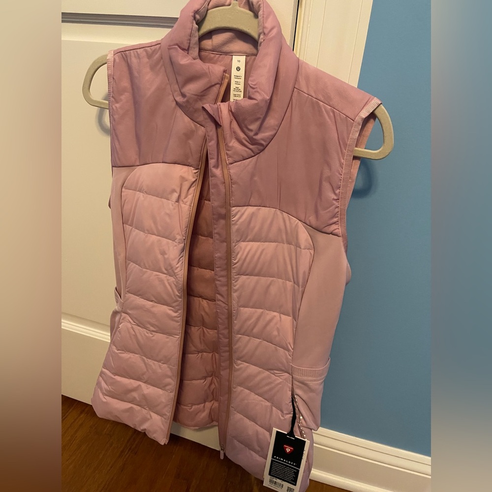NWT Lululemon women’s Down for it all vest